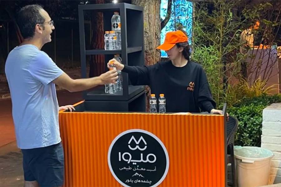 آب معدنی میوا در جاده تندرستی مجموعه ورزشی انقلاب