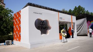 آبمعدنی معروف ایرانی چگونه به دست مردم میرسد؟