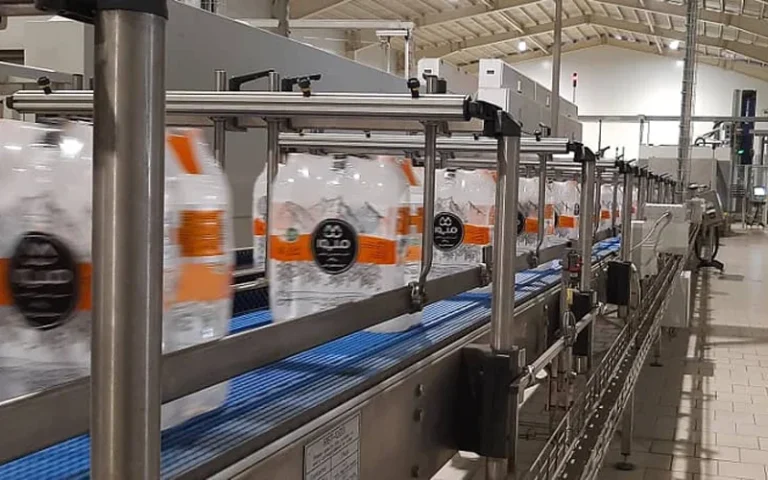 نحوه تولید آب معدنی؛ صفر تا صد تولید آب معدنی میوا