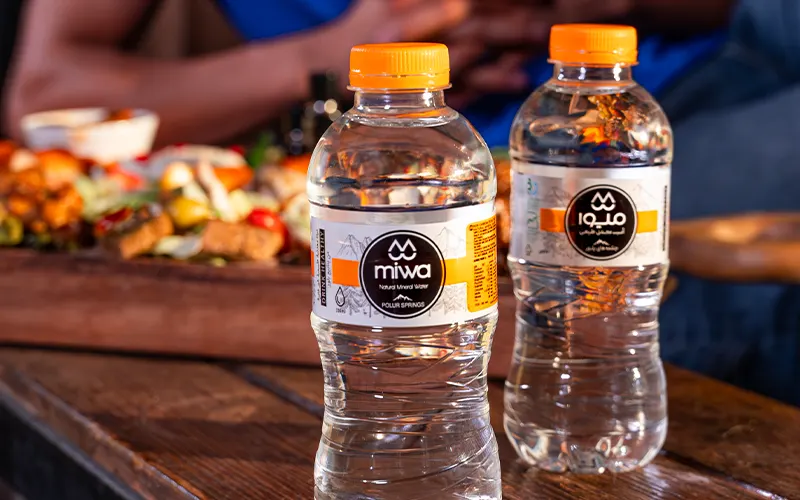 نوشیدن آب با وعده‌های غذایی؛ نگاهی به فرایند هضم غذا در بدن